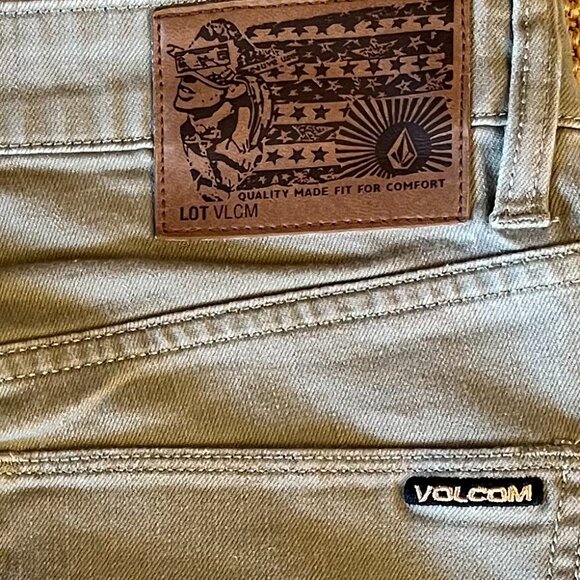 Men's Volcom Slim Straight Khaki Jeans Size 31 - Picture 1 of 7